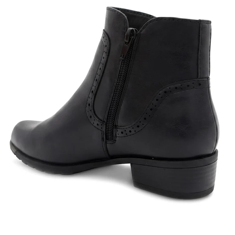 Zip Fasten Brogue Trim Ankle Boots - WBINS44012 / 329 743 - Black
