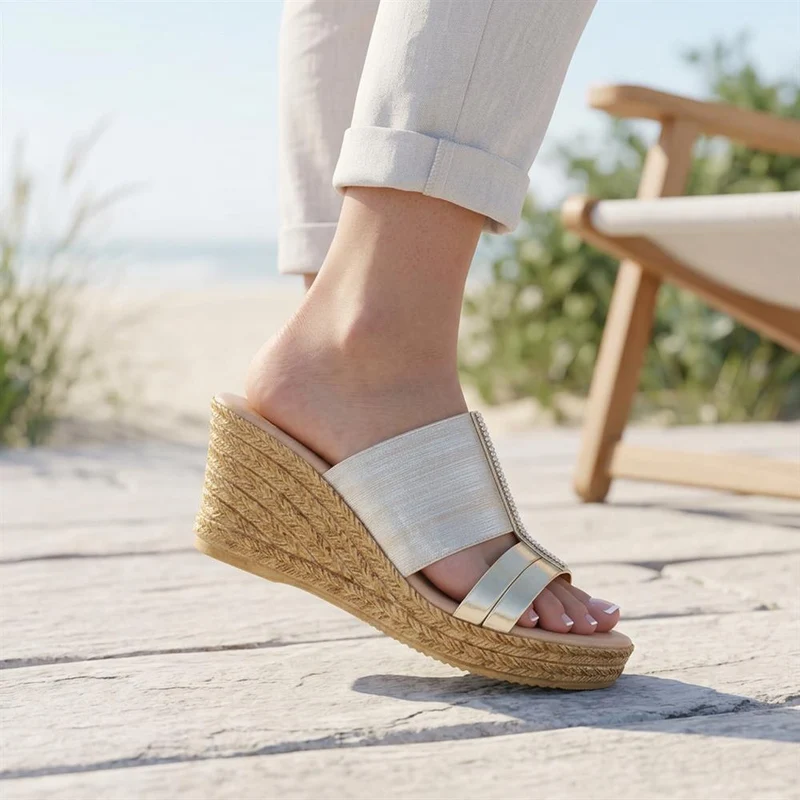 Metallic Wedge Espadrilles - CLUBS37003 / 323 836 - Gold