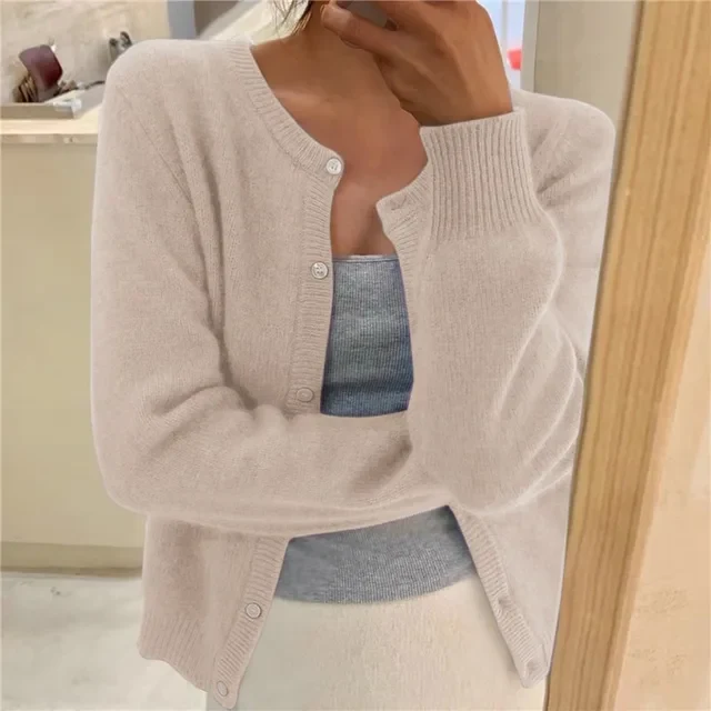 Elke | Damen Strickjacke mit Rundhalsausschnitt und langen Ärmeln