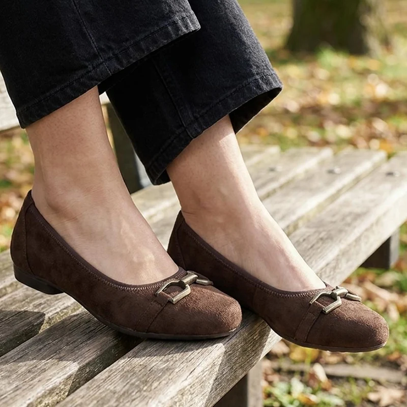 Wide Fit Buckle Detailed Pumps - WK43001 / 328 967 - Brown