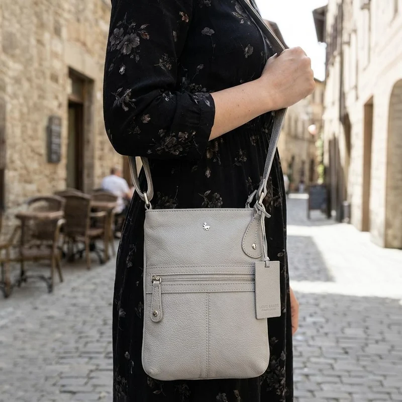 Leather Crossbody Bag W/ Outer Zip Pocket - LLOYD44037 / 330 479 - Light Grey