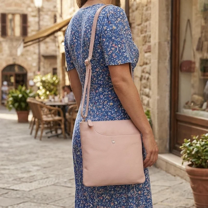 Essential Leather Crossbody Bag - LLOYD44036 / 330 478 - Light Pink