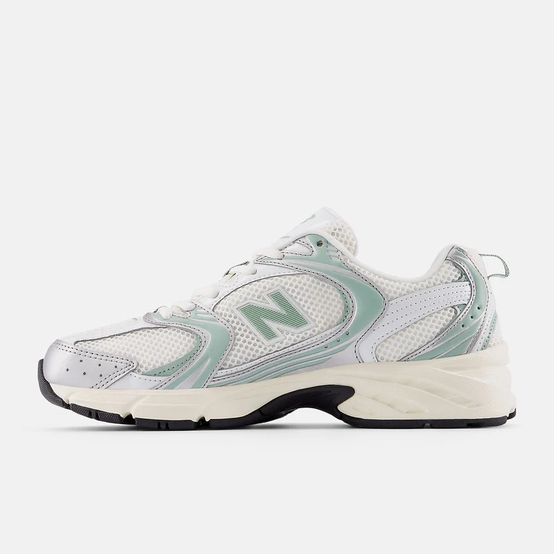 New Balance Unisex 530 Sneaker | Silber Metallic / Mosaikgrün