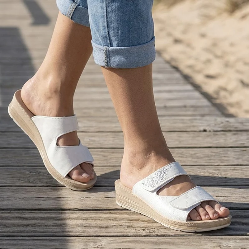 Inblu Dual Adjustable Fasten Strap Sandals - INB43047 / 330 366 - White
