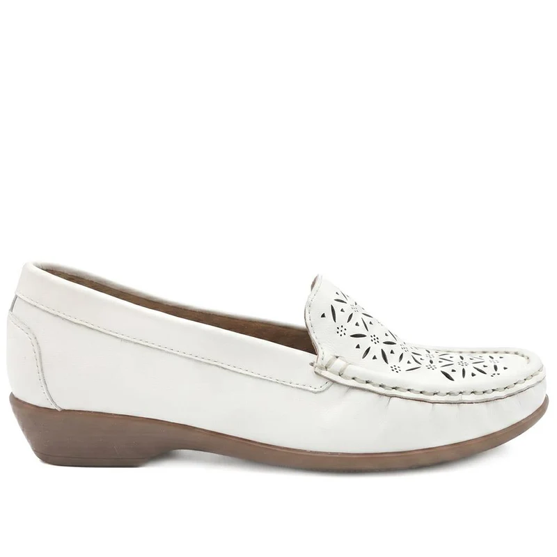 Leather Cut Out Detail Moccasin - MOEN43001 / 329 546 - White
