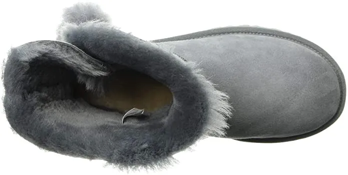 UGG - Klassischer kurzer Charm-Stiefel – Grau