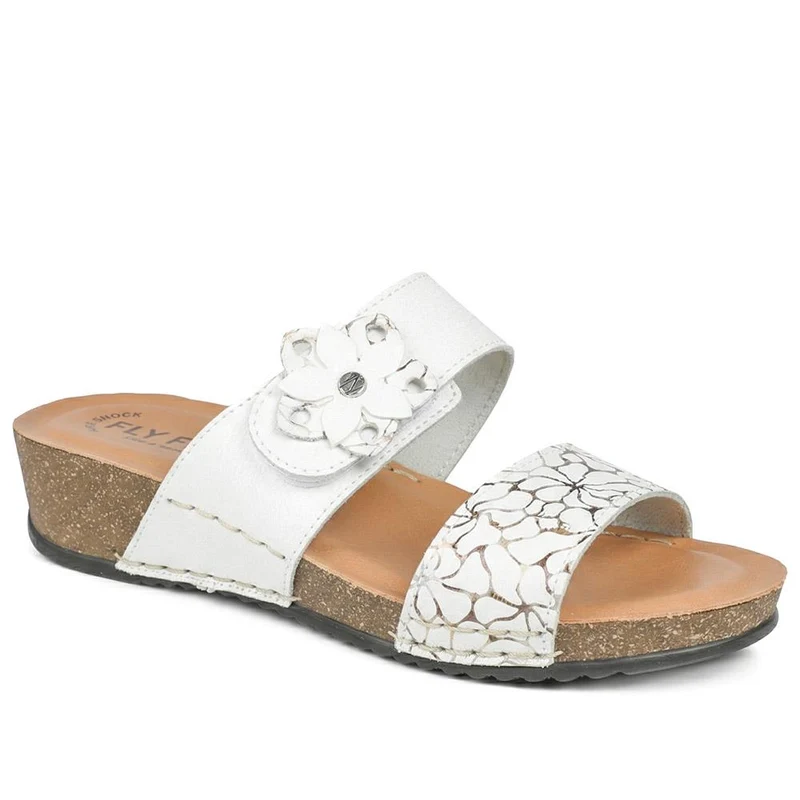 Fly Flot Adjustable Fasten Strappy Sandals - FLY43021 / 328 653 - White