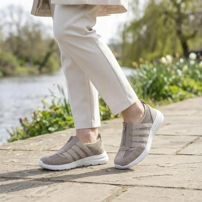 Wide Fit Leather Memory Foam Trainers - BRK43032 / 329 266 - Taupe