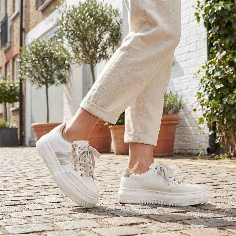 Leather Lace-Up Trainers - RKR41548 / 327 294 - Cream
