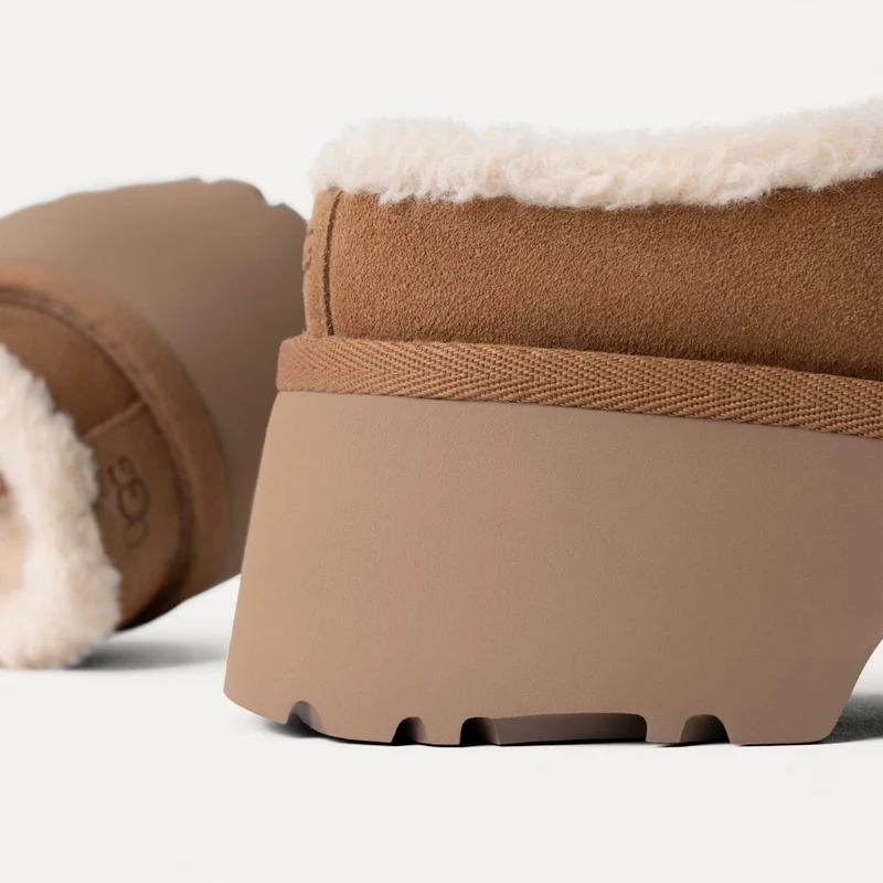 UGG New Heights Cozy Clog für Damen - Kastanie