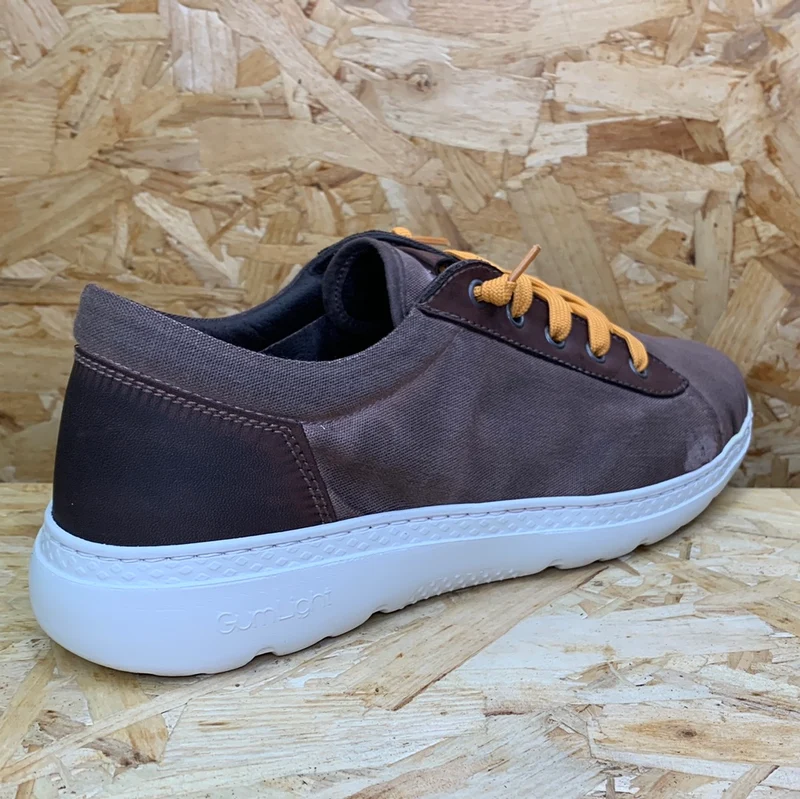 On Foot Herren-Sneaker aus Bio-Baumwolle in Steinwaschung – Braun