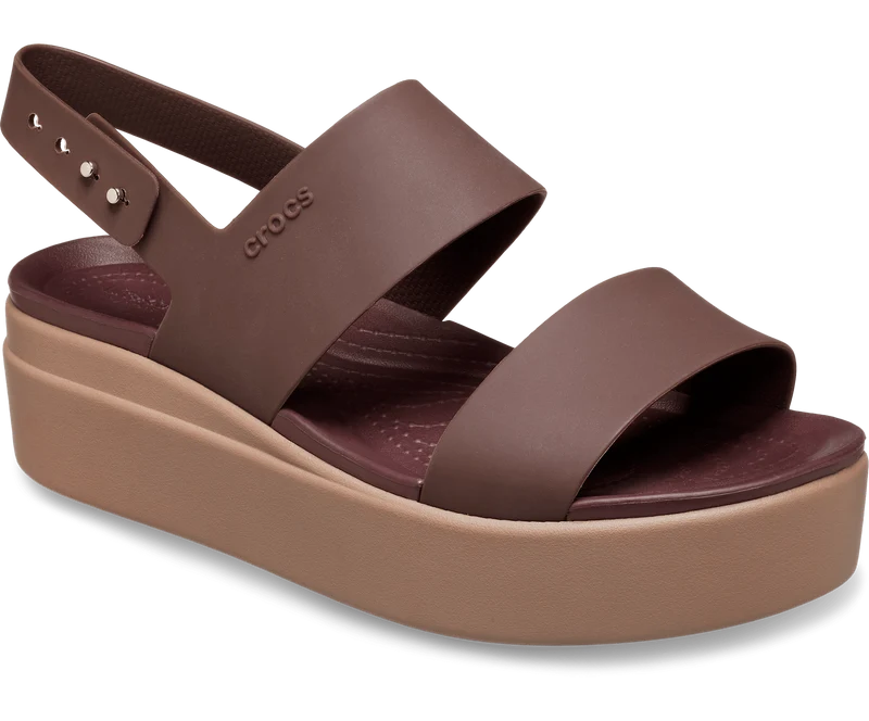 Crocs Damen-Sandale „Brooklyn“ mit niedrigem Keilabsatz – Mokka / Pilz