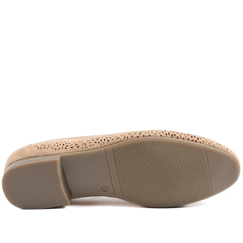 Wide Fit Laser Cut Slip On Shoes - WK43013 / 329 000 - Beige