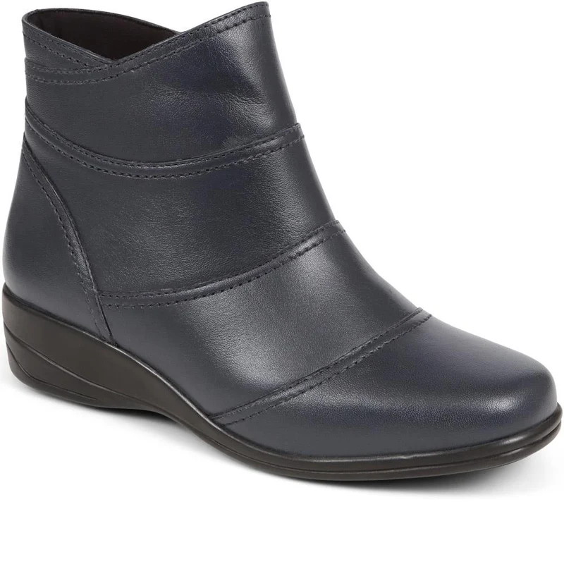 Leather Wedge Ankle Boots - KF38008 / 324 492 - Navy