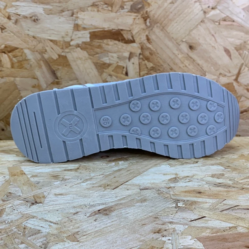 Xti Modische Damen-Sneaker – Eis