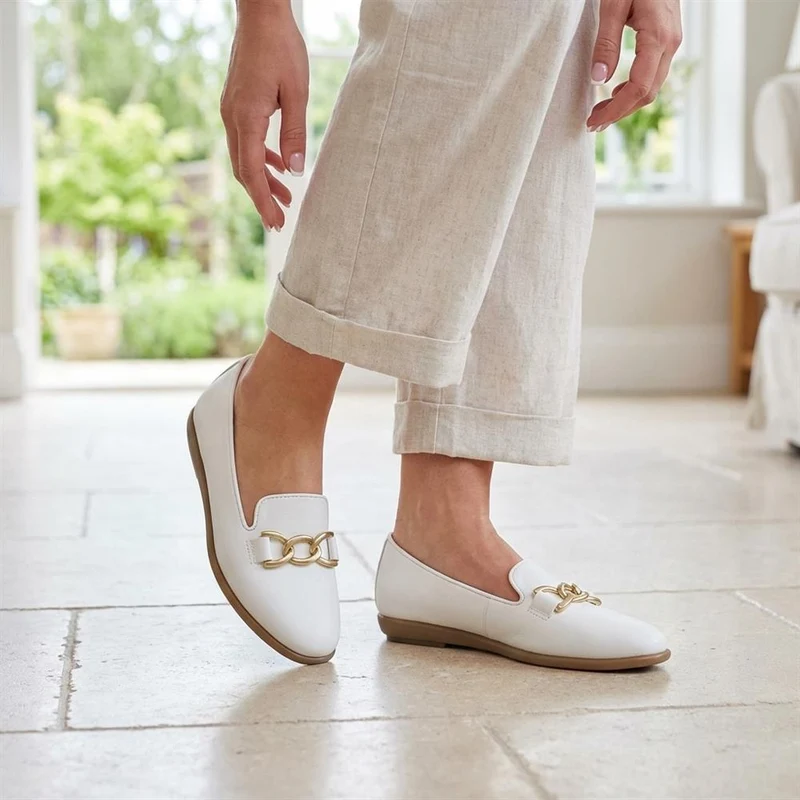 Elegant Wedge Loafers - UPSKY43001 / 329 004 - White