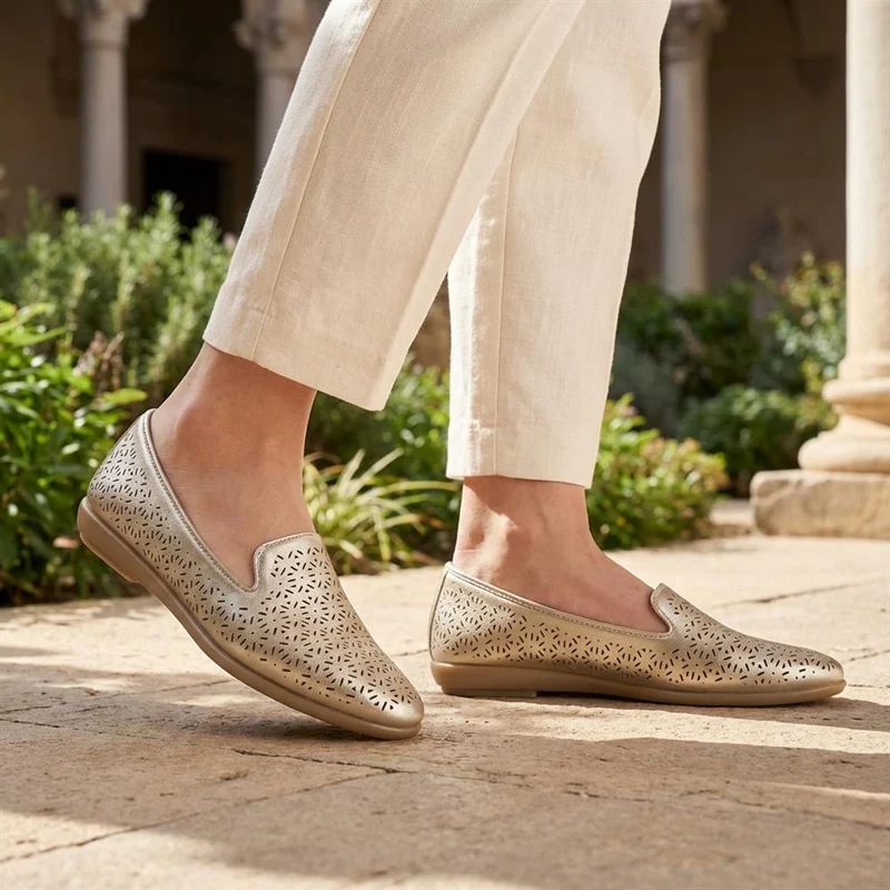Chic Stitch & Turn Slip On Shoes - UPSKY43004 / 329 002 - Gold