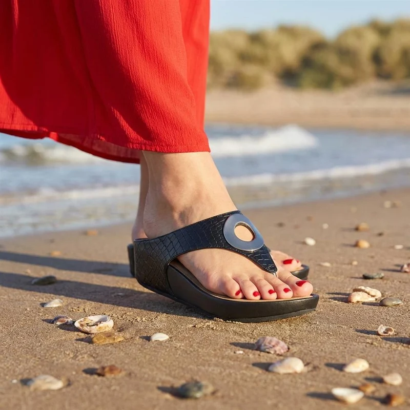 Metallic Toe Post Sandals - BELBAIZH29037 / 315 770 - Black Croc