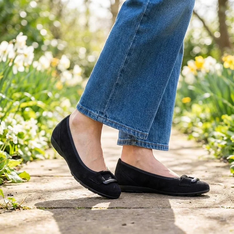 Gabor Raven Leather Ballet Pumps - GAB42025 / 329 523 - Black