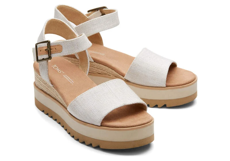 TOMS Diana – Weite Keilsandalette für Damen - Natur