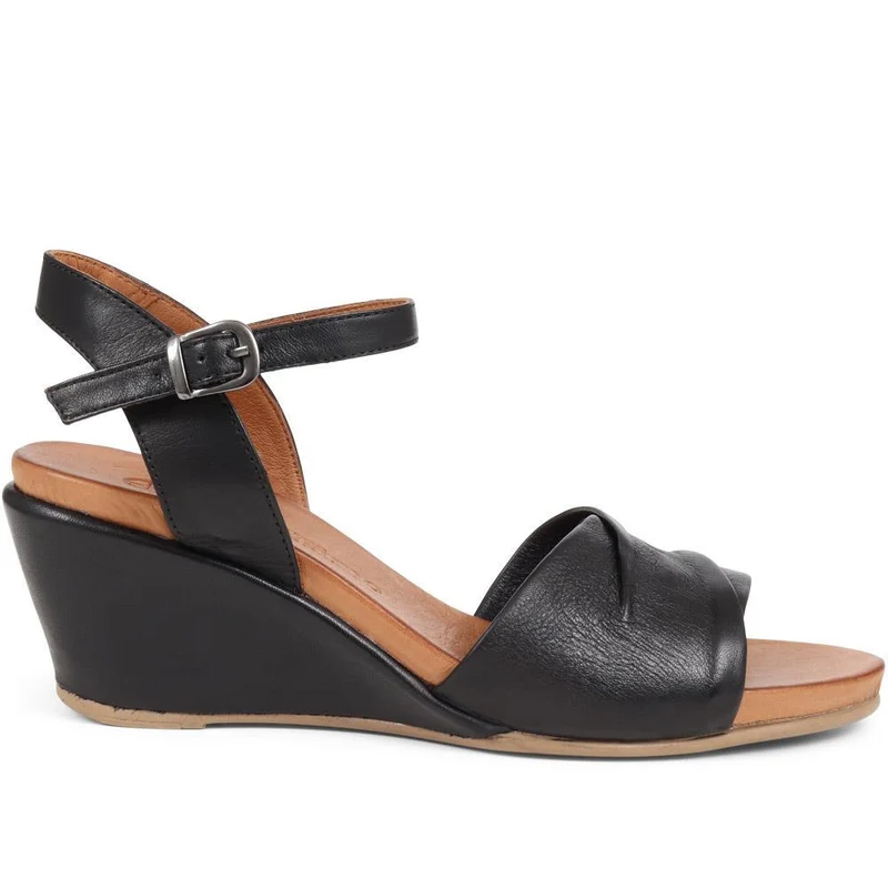 Adjustable Buckle Wedges - BELMETIN37017 / 323 773 - Black