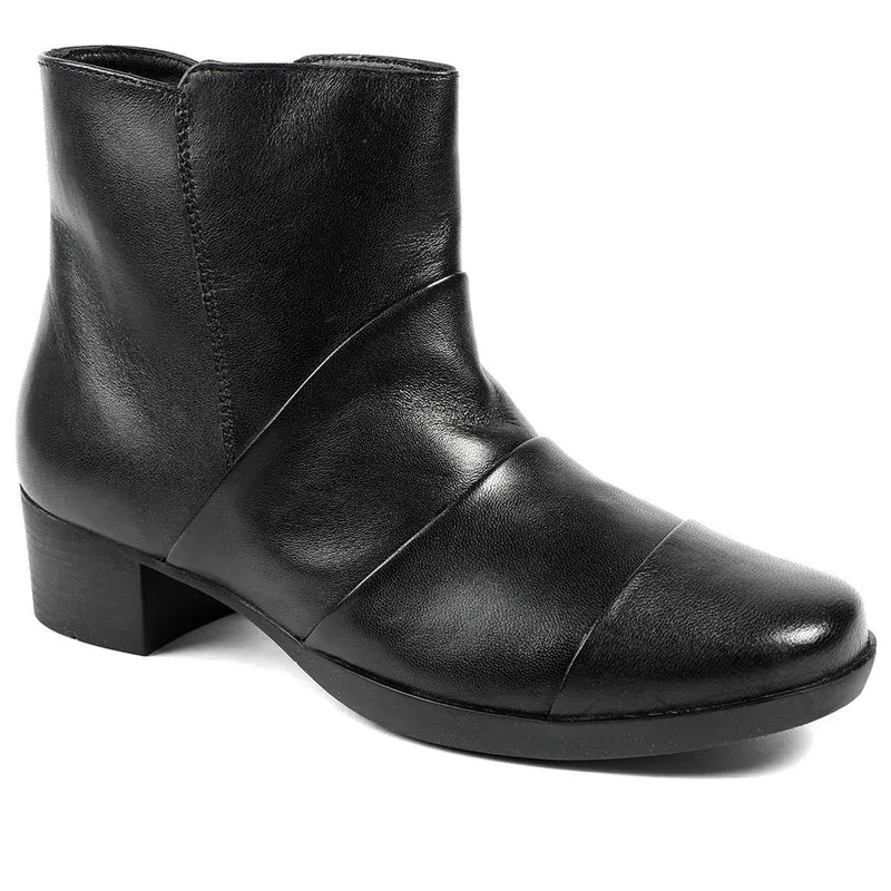 Wide Fit Leather Block Heeled Ankle Boots - GBA42001 / 328 625 - Black