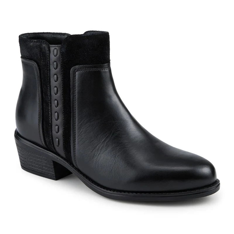 Classic Wide Fit Leather Ankle Boots - PRFEM42000 / 328 286