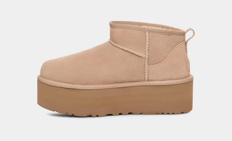 UGG Damen Ultra Mini Plateaustiefel - Sand