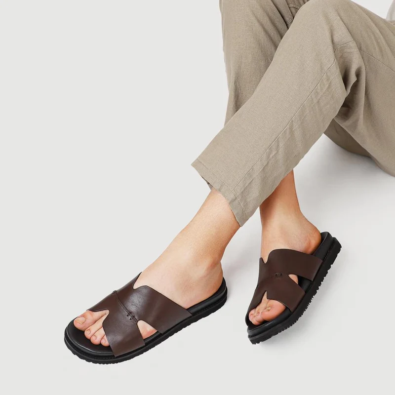 Casual Men's Leather Slide Sandals - JFOOT41010 / 327 468 - Brown