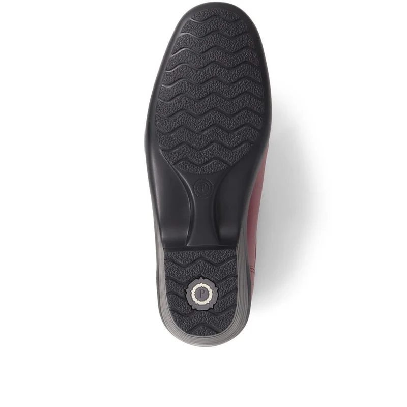 Leather Slip On Shoes - KEMP1800 / 145 950 - Black