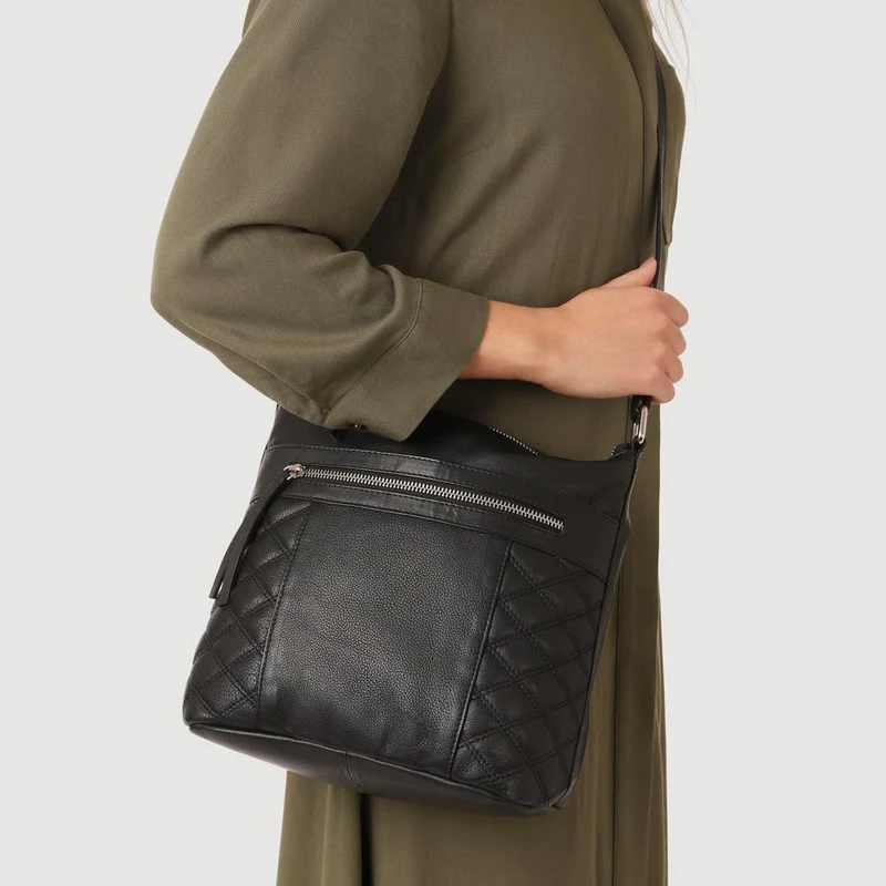 Smart Quilted Crossbody Bag - JWNBG41002 / 327 770 - Black