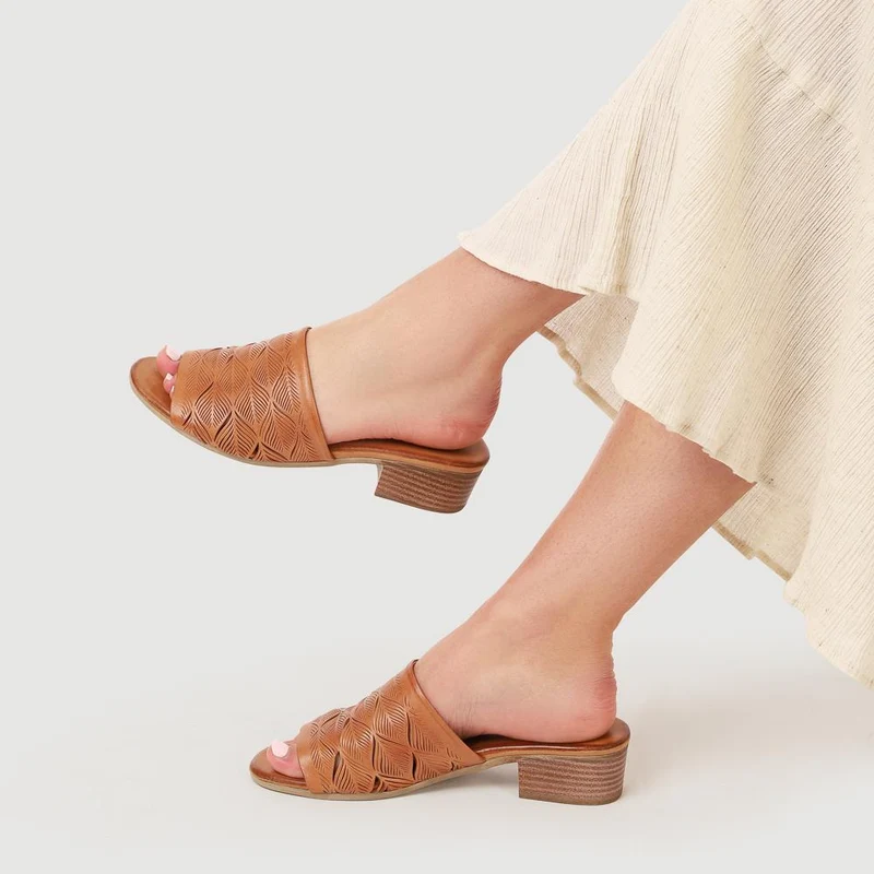 Leather Block-Heeled Mules - BELMET41006 / 327 231 - Tan