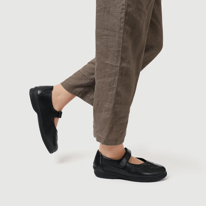 Extra-Wide Leather Mary Janes - TANTA / 327 206 - Black