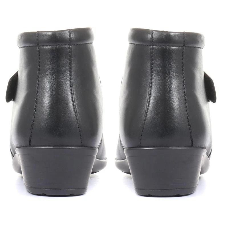 Leather Ankle Boots - KF28026 / 313 332 - Black