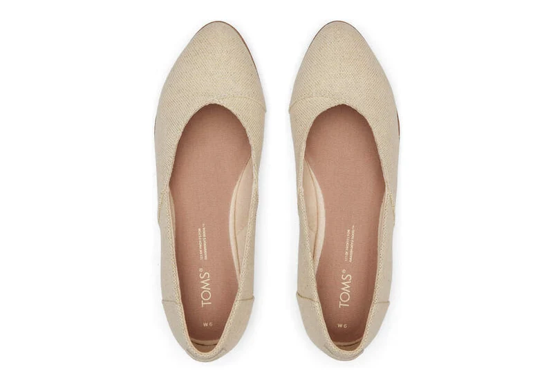 TOMS Flache Damenschuhe aus Juttineat-Leder – Naturmetallic
