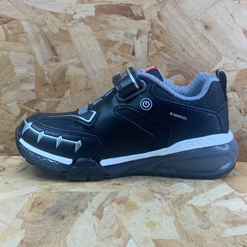 Geox Kinder Marvel Black Panther Light Up Trainer – Schwarz / Silber