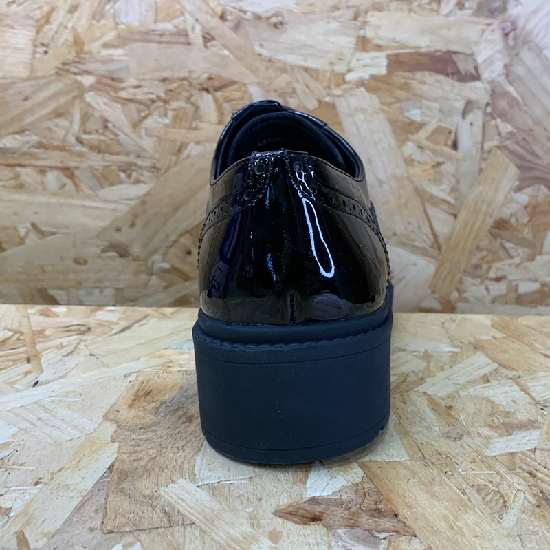 Teds Aston Schulschuh aus Lackleder für Kinder – Schwarz
