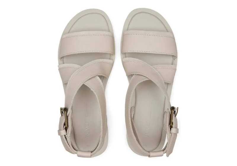 TOMS Damen Sidney Tread Ledersandale – Putty
